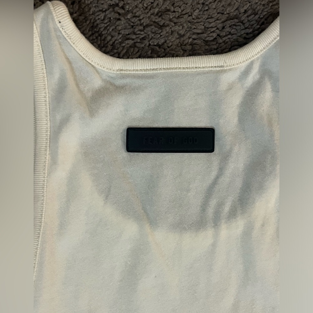 Essential Tank Top - Picture 2 of 4